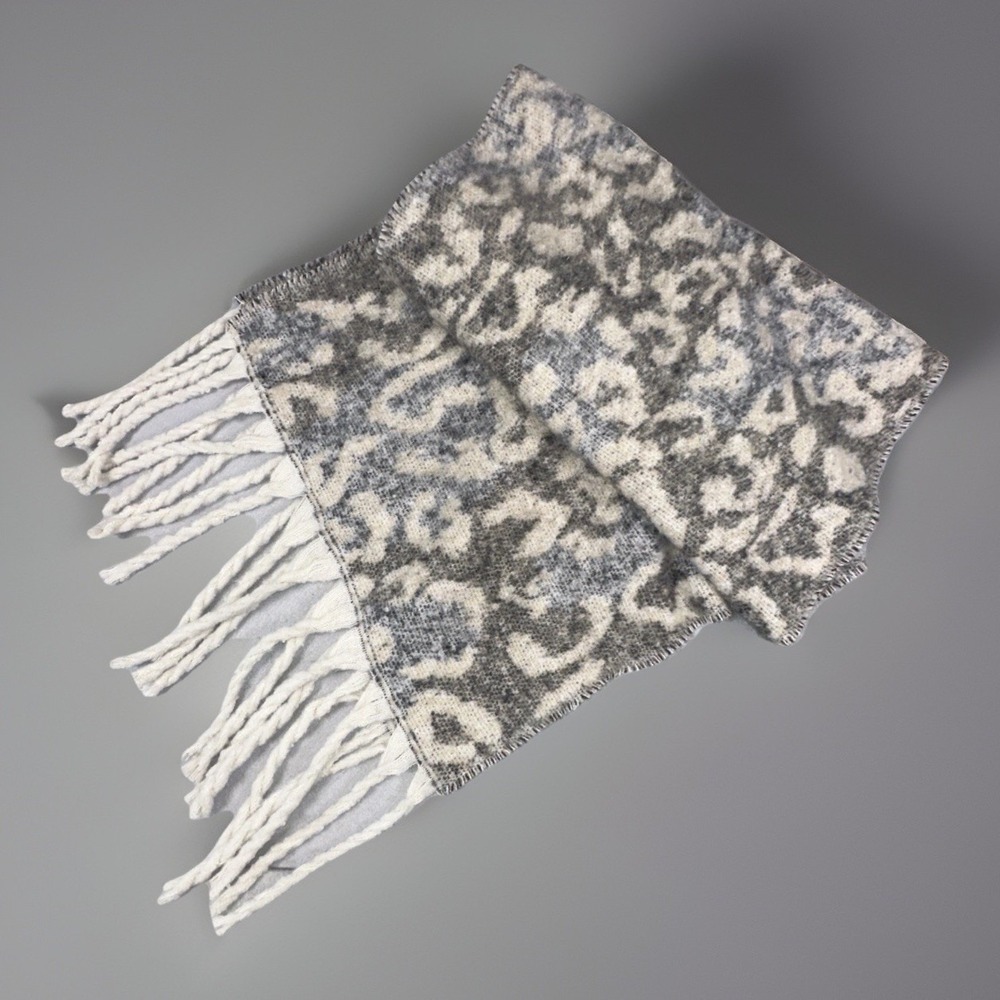 Anne Klein Super Soft Gray Cream Cheetah Scarf Wrap Shawl 65 X 16 W/6 In Fringe